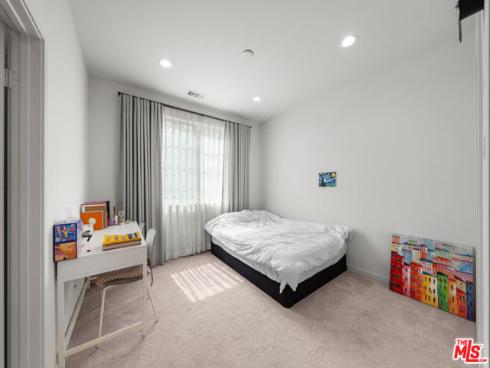 162  Novel  , Irvine, CA
