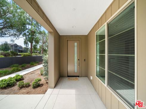 162  Novel  , Irvine, CA