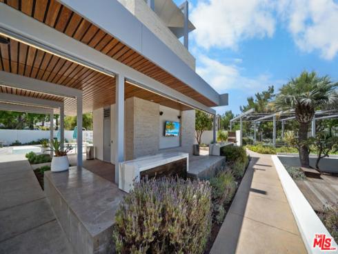 162  Novel  , Irvine, CA