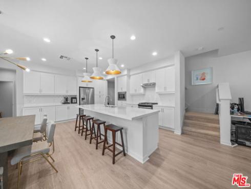 162  Novel  , Irvine, CA