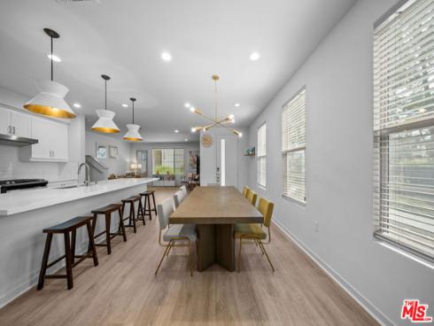 162  Novel  , Irvine, CA