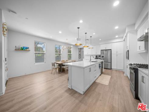 162  Novel  , Irvine, CA