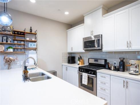 616 Trailblaze , Irvine, CA
