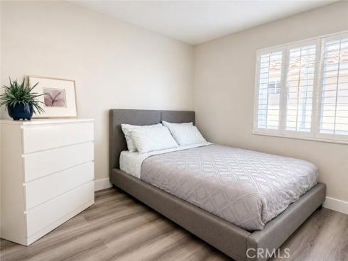 6 Cannes , Irvine, CA