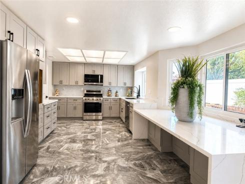 6 Cannes , Irvine, CA