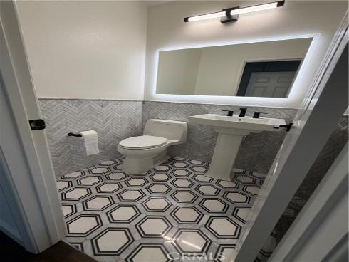 34  League  , Irvine, CA