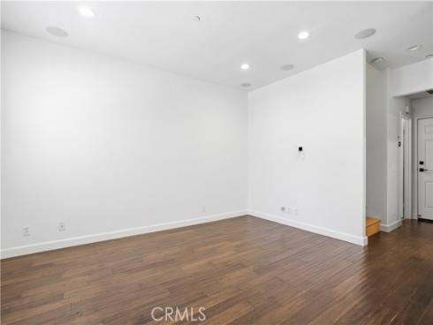 34  League  , Irvine, CA