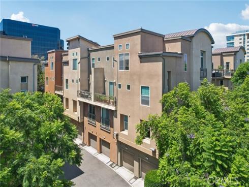 617 Rockefeller , Irvine, CA