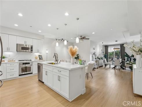 617 Rockefeller , Irvine, CA