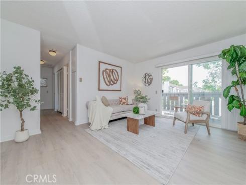 44 Fallbrook
