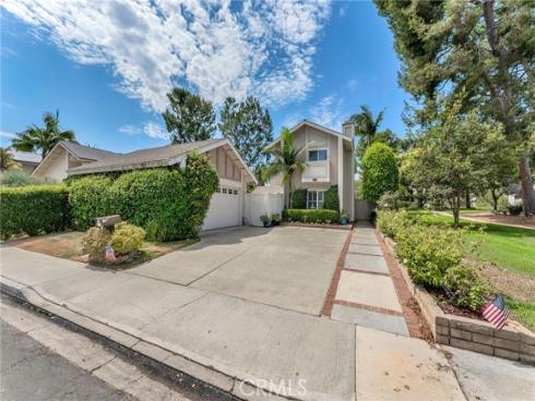 11 Almond Tree , Irvine, CA