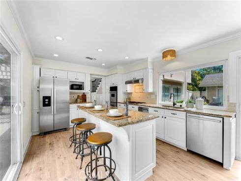 11 Almond Tree , Irvine, CA