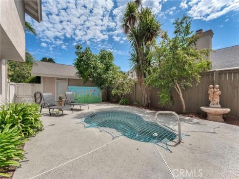 11 Almond Tree , Irvine, CA