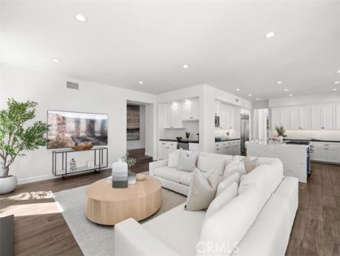 21 Chester , Irvine, CA