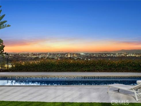 21 Chester , Irvine, CA