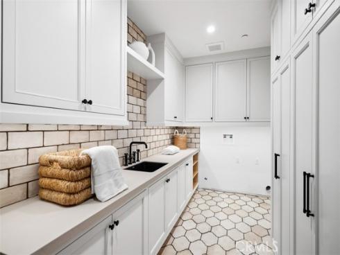 31 Black Hawk , Irvine, CA