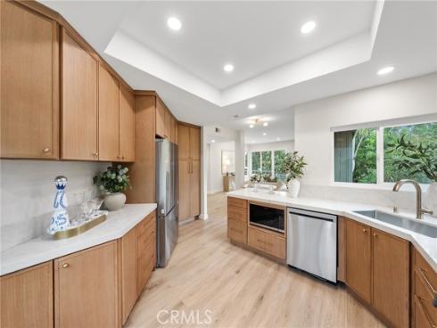 14 Highland , Irvine, CA