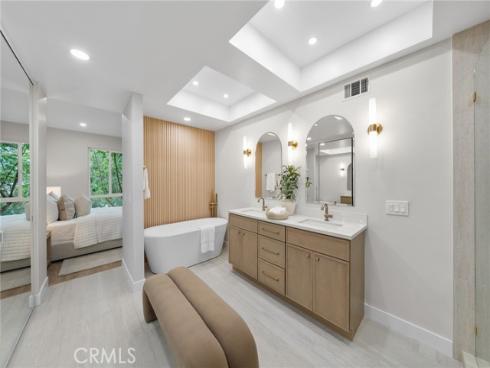 14 Highland , Irvine, CA