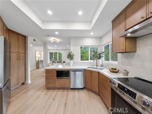 14 Highland , Irvine, CA