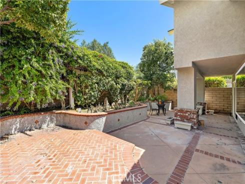 25 Eden , Irvine, CA