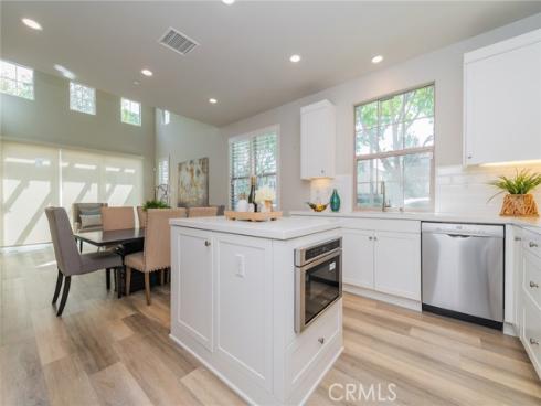 124 Holly Springs , Irvine, CA