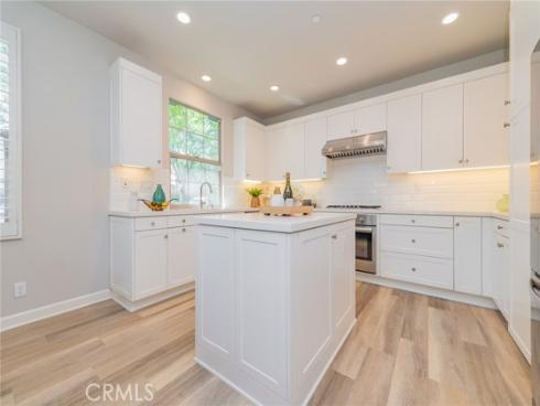 124 Holly Springs , Irvine, CA