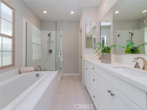 124 Holly Springs , Irvine, CA