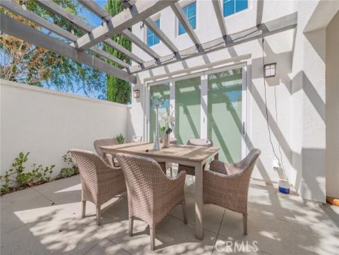 124 Holly Springs , Irvine, CA
