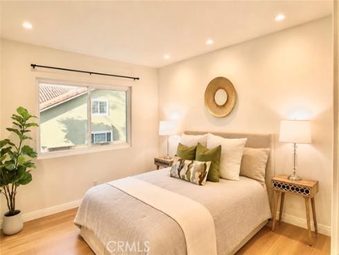 28  Cambridge  , Irvine, CA