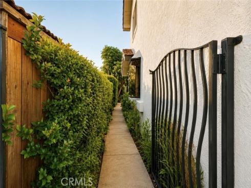 28  Cambridge  , Irvine, CA