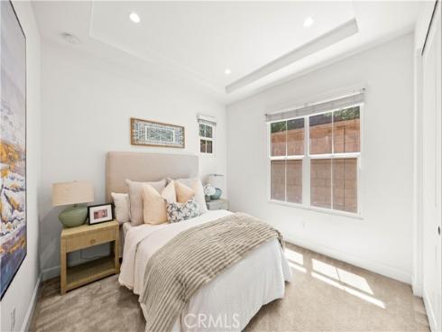 68 tollson , Irvine, CA