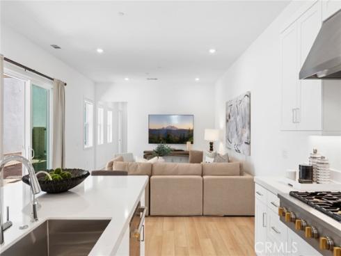 446 Sonia , Irvine, CA