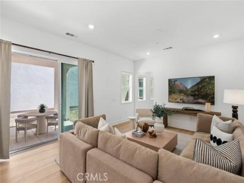 446 Sonia , Irvine, CA