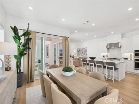 446 Sonia , Irvine, CA