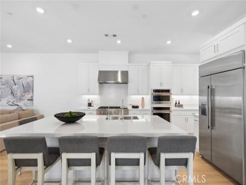 446 Sonia , Irvine, CA