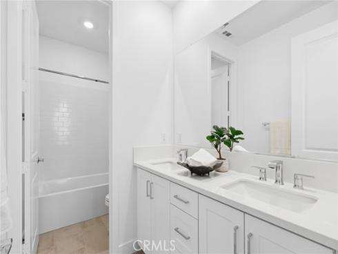 446 Sonia , Irvine, CA