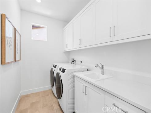 446 Sonia , Irvine, CA