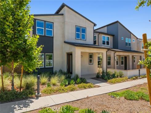 446 Sonia , Irvine, CA