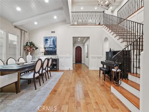 10 Shadybend , Irvine, CA