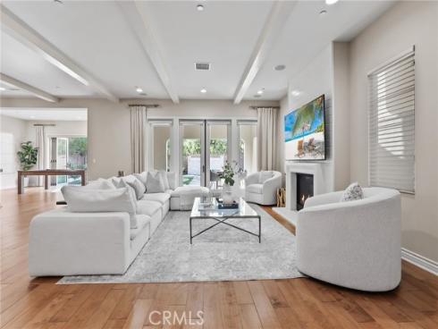 10 Shadybend , Irvine, CA