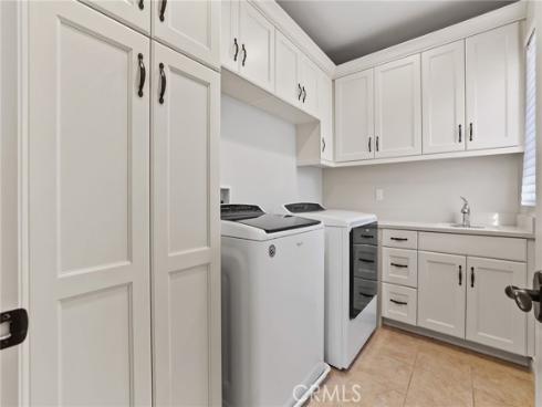 10 Shadybend , Irvine, CA