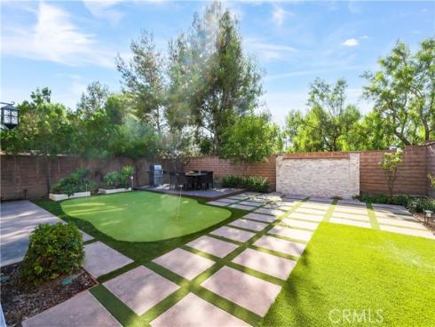 10 Shadybend , Irvine, CA