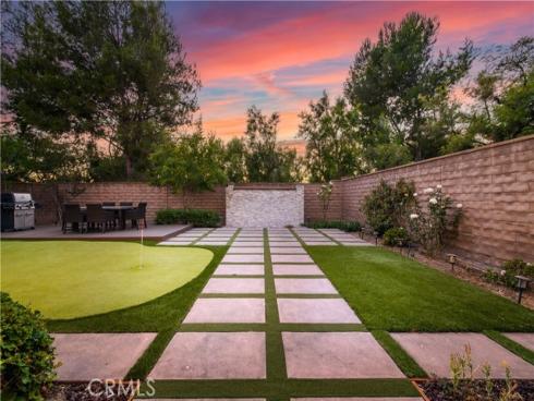 10 Shadybend , Irvine, CA