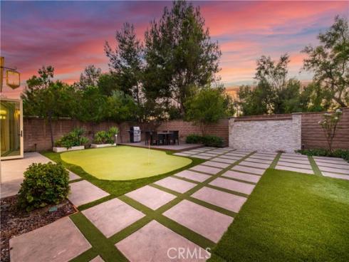 10 Shadybend , Irvine, CA