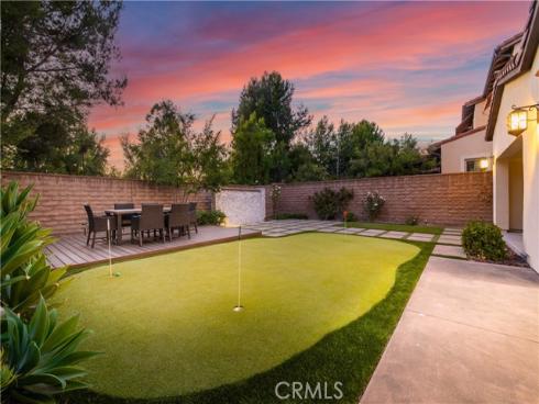 10 Shadybend , Irvine, CA