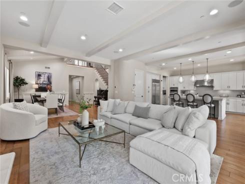 10 Shadybend , Irvine, CA