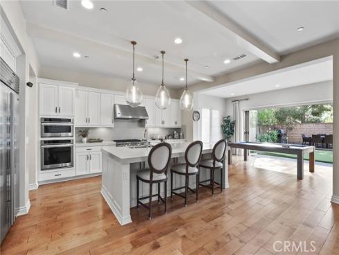 10 Shadybend , Irvine, CA