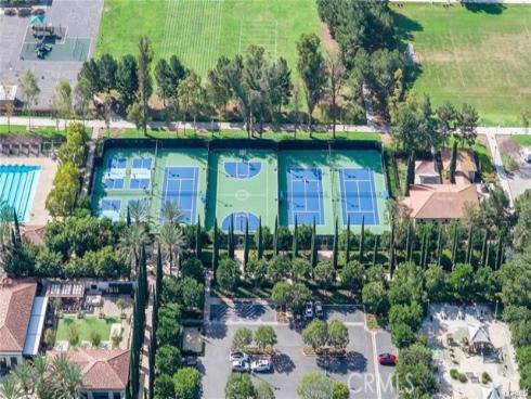132  Vintage  25 , Irvine, CA