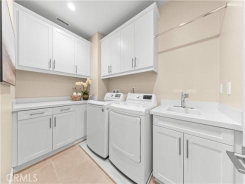 53 Tundra , Irvine, CA