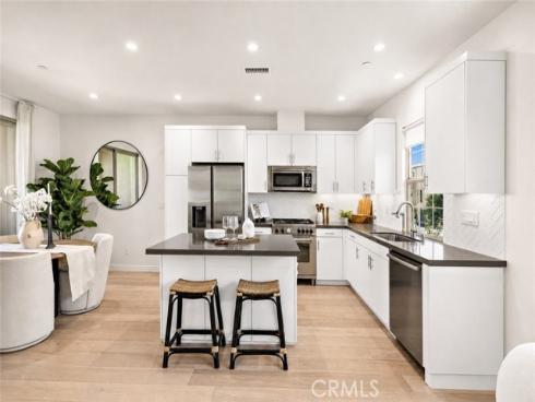 184  Elkhorn  , Irvine, CA